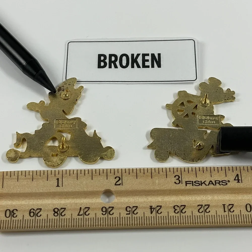 READ Disney Cruise Line Pins Mickey Mouse Magic Wonder Set Gold Enamel Vintage